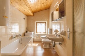 Bidet, towels - Casa Katia (Falcade)