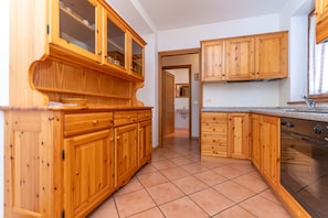 Fridge, oven, coffee/tea maker, cookware/dishes/utensils - Villa Eden 4 (Falcade)