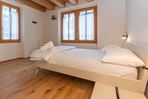 1 makuuhuone, tallelokero huoneessa, silitysrauta/-lauta, ilmainen Wi-Fi