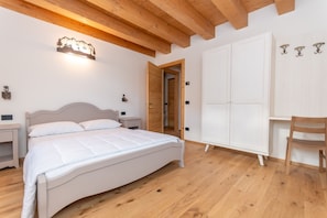 1 habitación y caja de seguridad en la habitación 