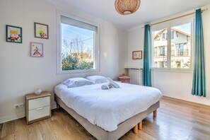 5 soverom, strykejern/-brett, wi-fi og sengetøy