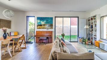 Télévision, lecteur de DVD, chaßne hi-fi