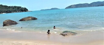 Casa Aconchegante e Espaçosa à 300 Metros da Praia