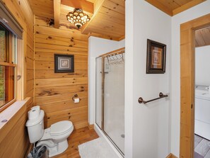 Towels, toilet paper - "Lil Cub" Cabin in Nebo Gated Community (Nebo)