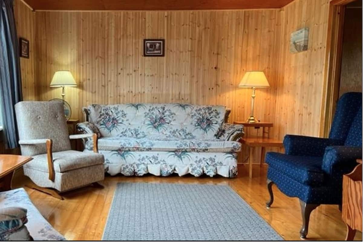 Classic Cottage | Living area | TV