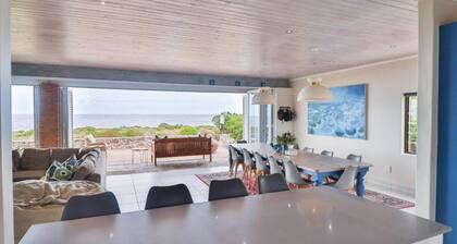 Lady Serenity | Hot tub | Ocean front | Pets