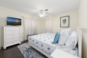 3 habitaciones, escritorio, tabla de planchar con plancha y wifi gratis