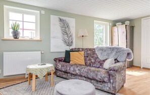 Smart TV - Cozy home in Lund with kitchen (Lund)