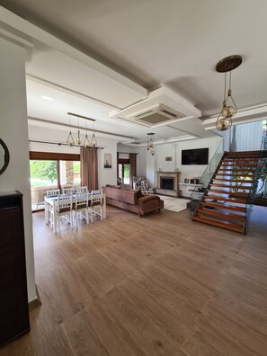 Interior - Sea and lake, sun and sand, history and geography we offer you with family warm. (Köycegiz)