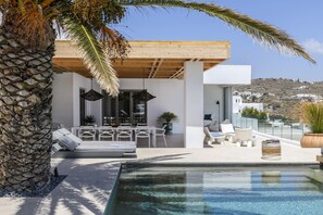 Room - Villa Channel II in Psarou Mykonos (Mykonos)