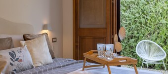 Sardinia Re - Fioretta Home Garden Side