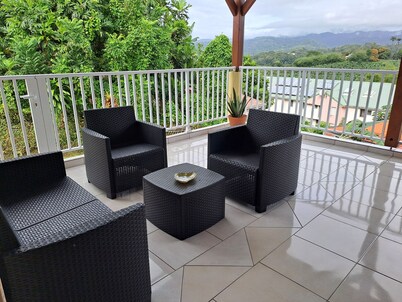 Appartement F2 lumineux et climatisé de 86m² avec vue panoramique