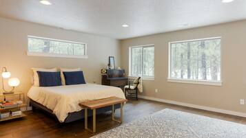 6 bedrooms, WiFi, bed sheets