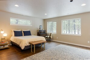 6 bedrooms, WiFi, bed sheets