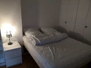 2 chambres, fer et planche à repasser, Wi-Fi, draps fournis