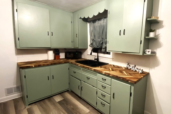 Frigorífic, microones, forn i placa de cuina