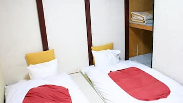 Business Double or Twin Room, Multiple Beds, Non Smoking | Bed sheets