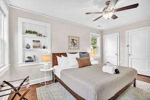 3 bedrooms, iron/ironing board, WiFi, bed sheets