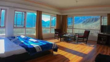 Deluxe Double Room | Soundproofing