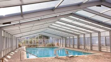 Piscine couverte, piscine extérieure