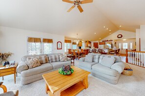 Fernseher, Kamin, Tischfußball