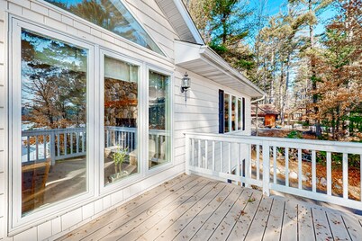 Lakefront home with amazing views, water access, foosball, & fireplace