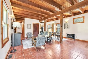 TV, fireplace - Pet-Friendly Cabin in Marietta w/ Porch Swings (Cleveland)