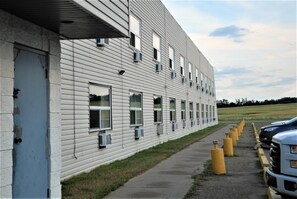 Exterior - Country Garden Inn (Smoky Lake)