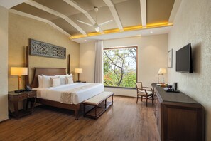 Egyptian cotton sheets, premium bedding, down comforters - Essentia Luxury Resort & Spa Udaipur (Udaipur)