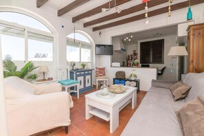 Unclassified image, 2 of 25, button