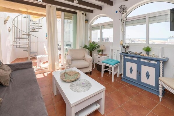 Unclassified image, 1 of 25, button