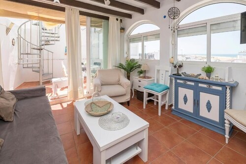 Casa El Encanto, overlooking the sea.