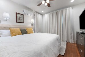 Unclassified image, 3 of 38, button - Charming Duplex Retreat Steps from Downtown Visalia (Visalia)