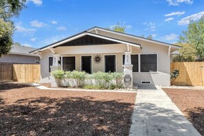 Unclassified image, 2 of 38, button - Charming Duplex Retreat Steps from Downtown Visalia (Visalia)