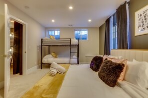 4 dormitorios, tabla de planchar con plancha, wifi y ropa de cama