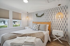 3 slaapkamers, een strijkplank/strijkijzer, wifi, beddengoed