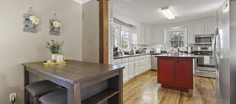 Travelers Rest Pet-Friendly 3BR, Porch & Grill