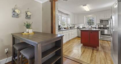 Travelers Rest Pet-Friendly 3BR, Porch & Grill
