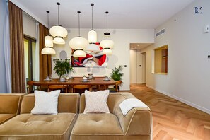 Interior - Charming 3BR Apt in JBR Beach -SADAF (Dubai)