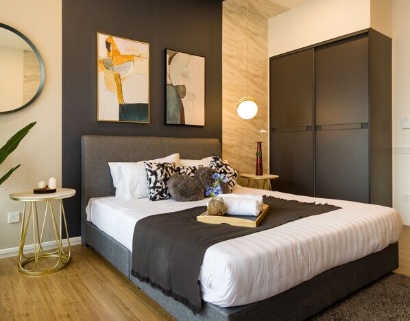 Presidential Suite | Individually decorated, individually furnished, desk, laptop workspace - Ceylonz Suite KLCC Travelet (Kuala Lumpur)