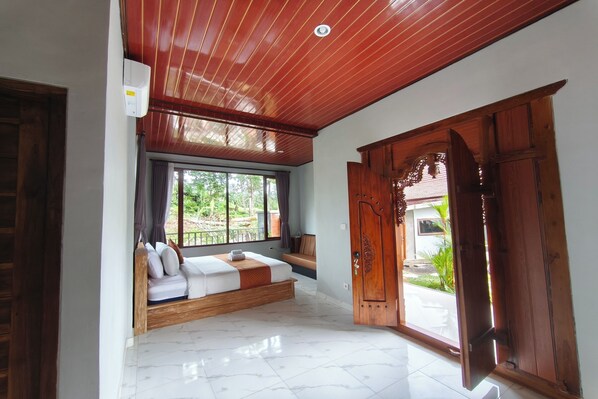 جناح عادي | ميني بار ومكتب ومساحة عمل للكمبيوتر المحمول وواي فاي مجانًا