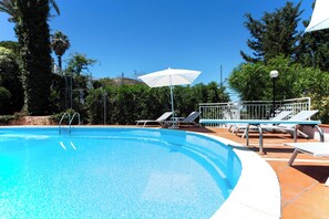 季節性室外游泳池