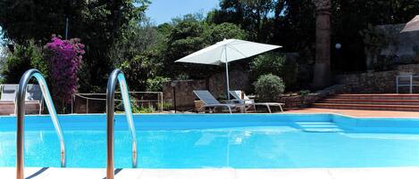 Sesongbasert utendørsbasseng