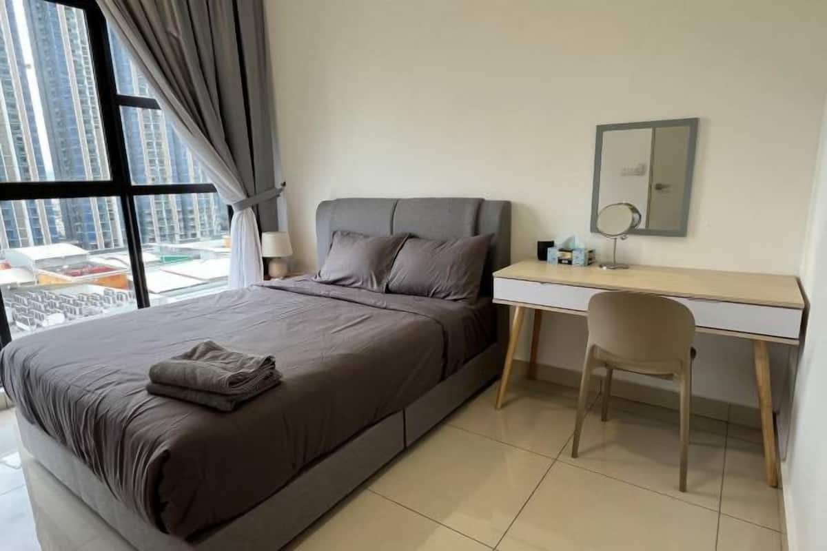 1 bedroom, hypo-allergenic bedding, desk, iron/ironing board