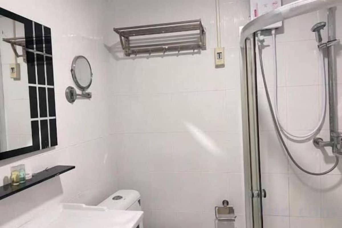 Bathroom | Shower, towels