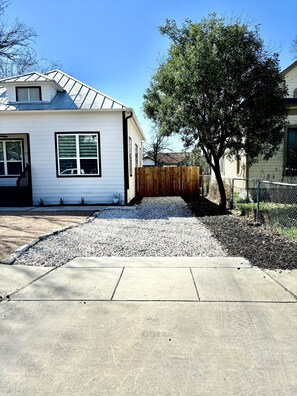 Property grounds - City Center Charm Downtown San Antonio (San Antonio)