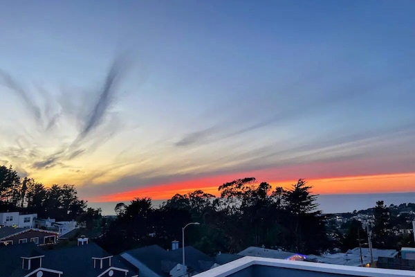 Sunset and ocean views from top Balcony