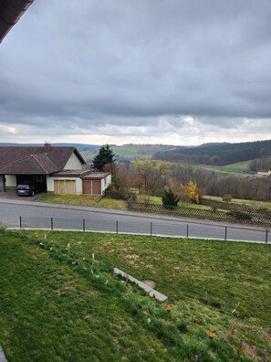 Property grounds - Holiday Apartment "Metz" with Private Terrace & Wi-Fi (Sandberg/Waldberg)