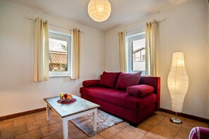 TV, caminetto, impianto stereo