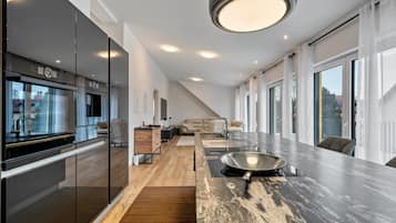 Kühlschrank, Ofen, Herdplatte, Geschirrspüler